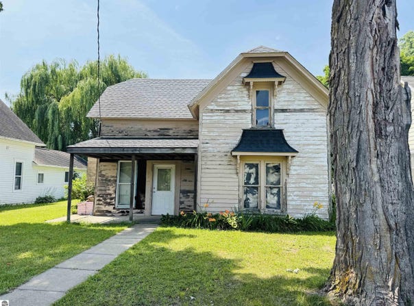 213 N Pine Street, Lake City, MI 49651