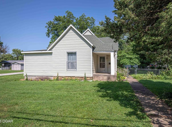 400 Broadway Street, Lamar, MO 64759