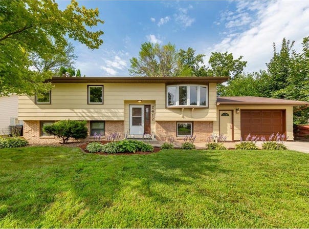 2412 E Main Street, Mankato, MN 56001
