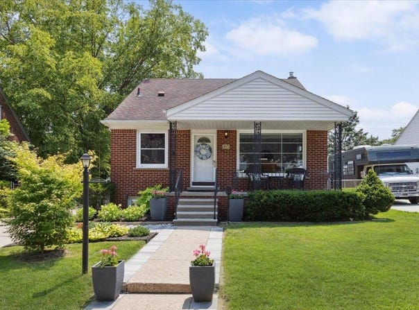 915 Phillips Avenue, Clawson, MI 48017