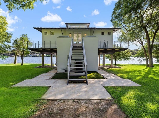 1921 Legends Parkway, Kingsland, TX 78639