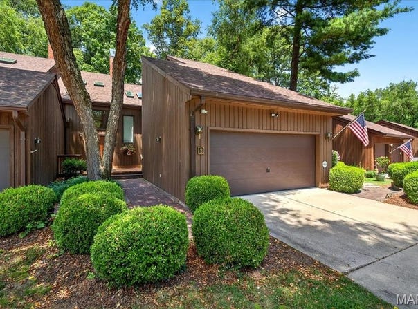 2 Tanewood Court, Belleville, IL 62223