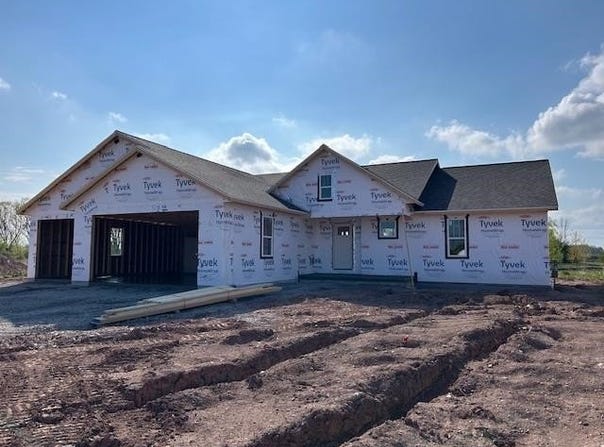 1751 LEGACY Lane, NEENAH, WI 54956