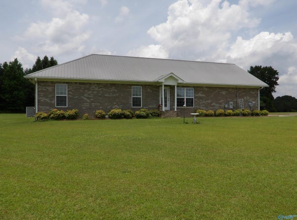 784 County Road 33, Fyffe, AL 35971