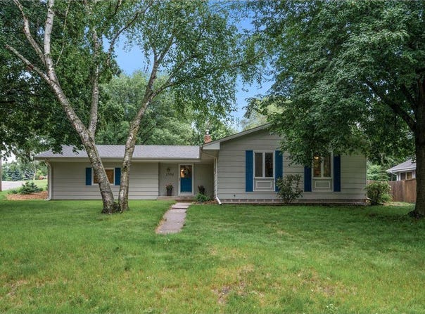 2446 Cohansey Street, Roseville, MN 55113