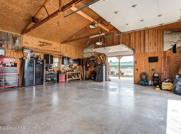 8228 N Akron Avenue, Lubbock, TX 79415