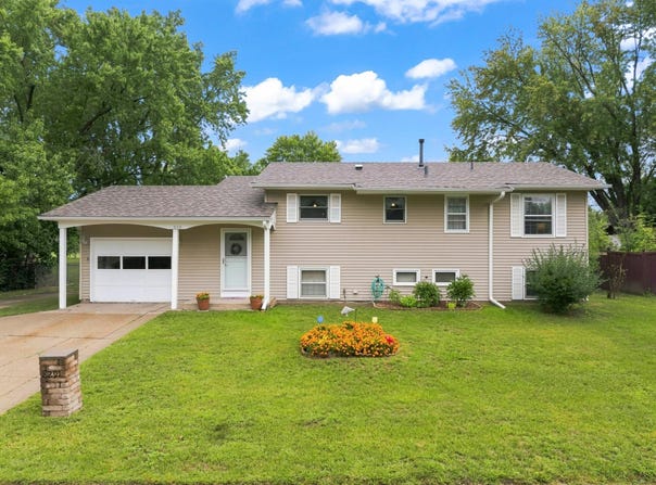 829 Oriole Drive, Apple Valley, MN 55124