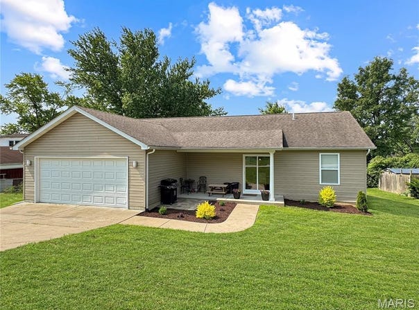 1423 E 5th Street, Washington, MO 63090