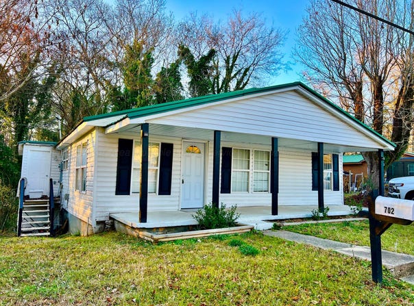 702 PINE St, Jasper, AL 35501