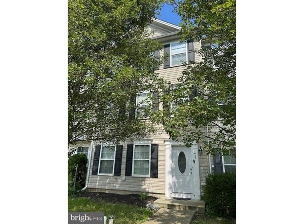 407 DICKENS DRIVE, LANCASTER, PA 17603
