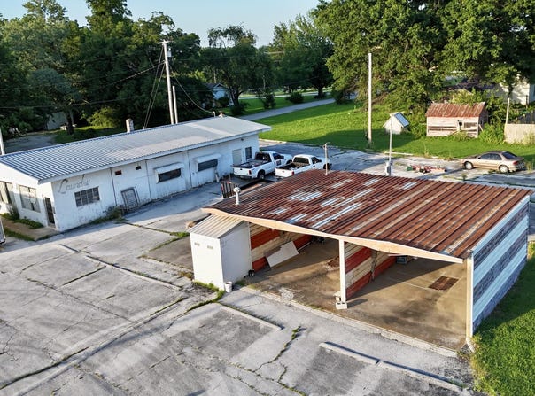 506 S Grand Street, Greenfield, MO 65661