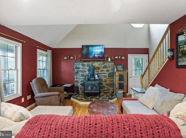 921 W BARNES MILL DRIVE, ROMNEY, WV 26757