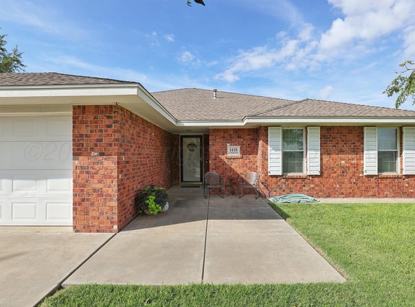 1419 Charles Avenue, Panhandle, TX 79068-9812