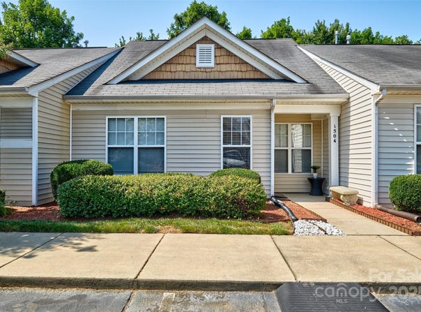 1504 Harpers Inlet Drive, Lake Wylie, SC 29710