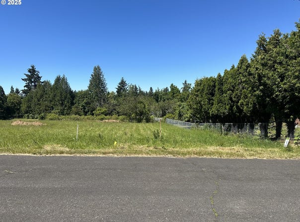 12635 SE KNAPP ST, Portland, OR 97236