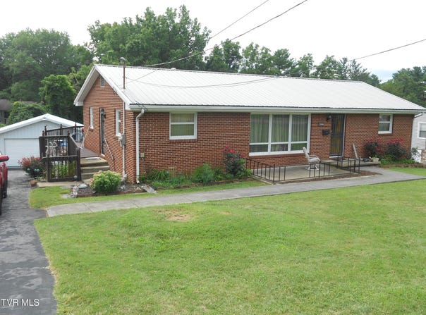 1309 Skyline Drive, Johnson City, TN 37604