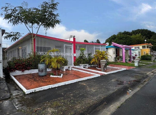 A CALLE, BAYAMON, 00957