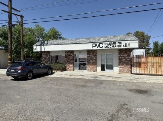 1501 N China Lake, Ridgecrest, CA 93555
