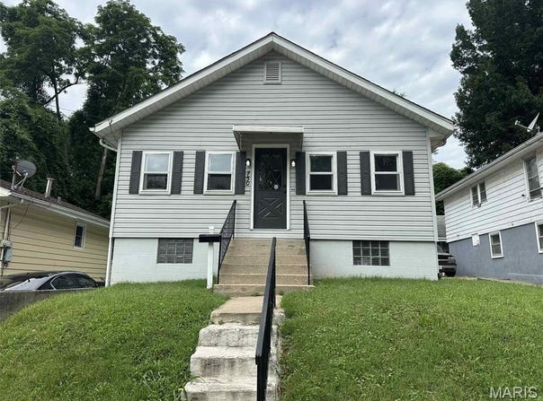 750 Park Drive, Alton, IL 62002