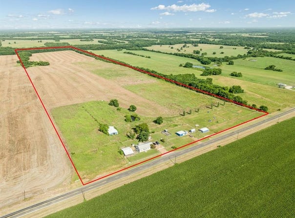 4085 S FM 196, Blossom, TX 75416