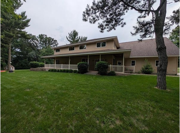 300 Sugarloaf Parkway, Zumbrota, MN 55992