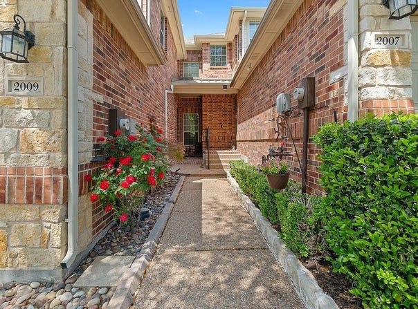 2007 SHOAL CREEK Trail, Garland, TX 75044