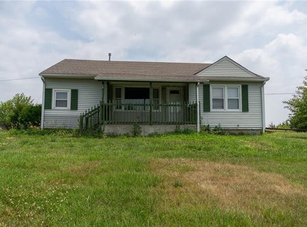 1452 E 250 Road, Lecompton, KS 66050