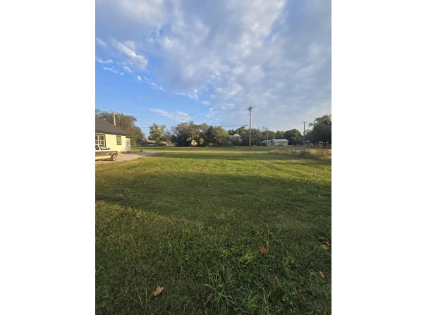Simpson lot: 11, Winfield, KS 67156