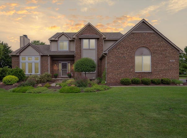 10327 Mendota Drive, South Lyon, MI 48178