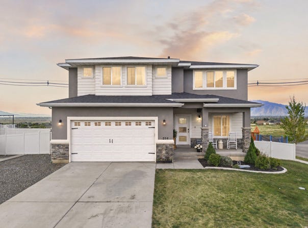 256 W HORIZON Loop, Elk Ridge, UT 84651