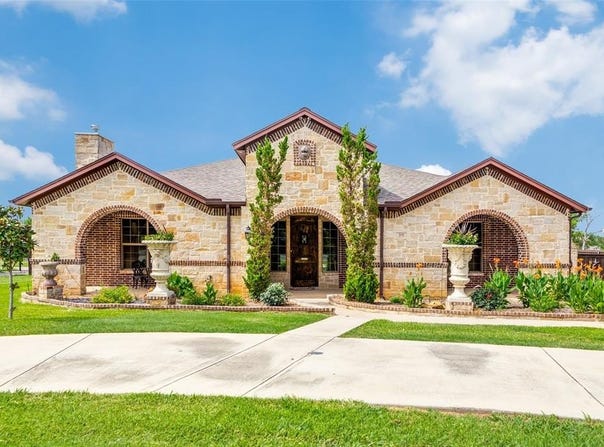 308 Sheri Lane, Roanoke, TX 76262