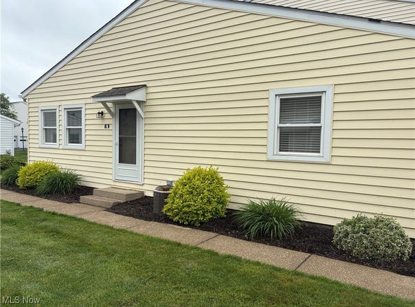 2531 Royal County Down unit: A, Uniontown, OH 44685