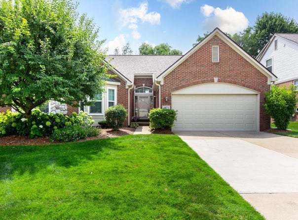 3872 Arbor Drive, Auburn Hills, MI 48326
