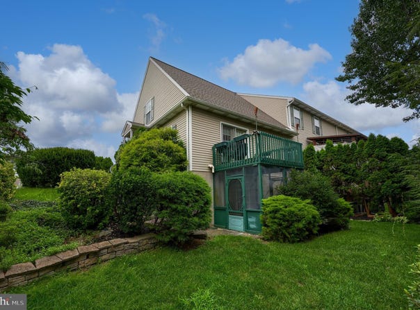 43 SANDSTONE COURT, LITITZ, PA 17543