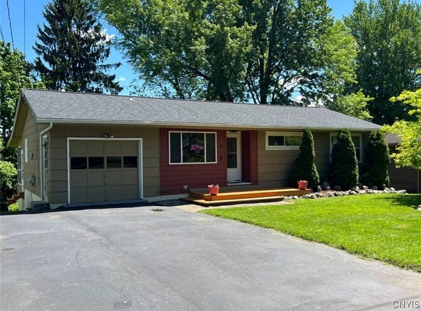 107 Stonecrest Drive, DeWitt, NY 13214