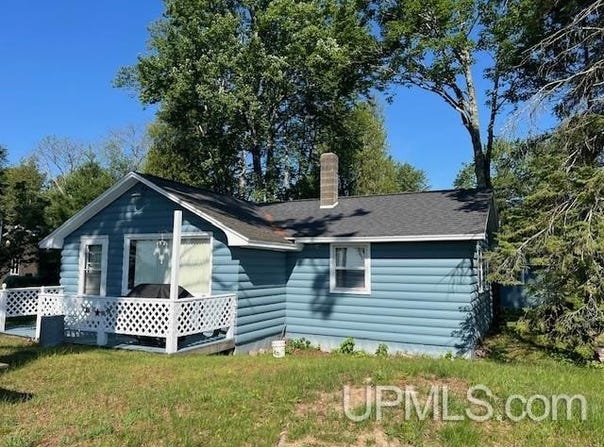 N1134 Blue Fox, Cedar River, MI 49887