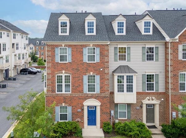 8200 N CHANNEL DR, GREENBELT, MD 20770