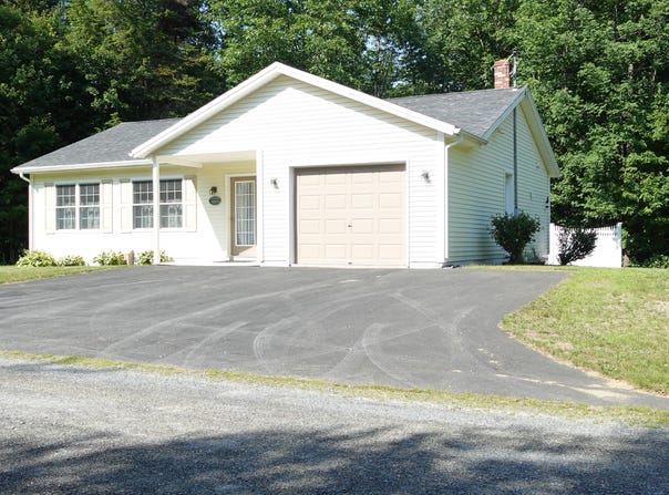 106 Harris Lane, Farmington, ME 04938