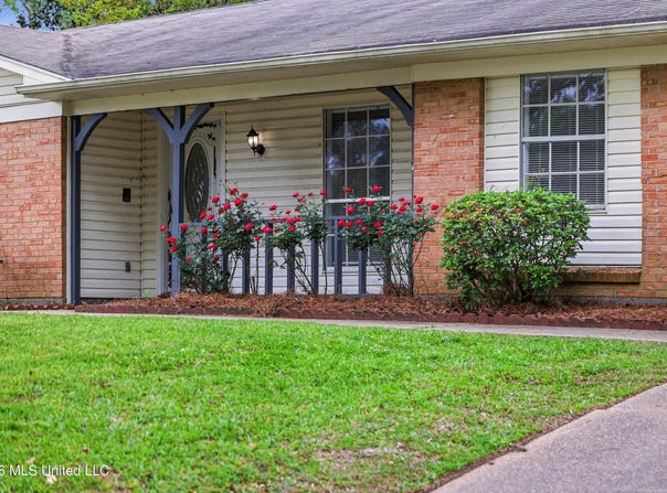 1206 Cliffdale Drive, Clinton, MS 39056