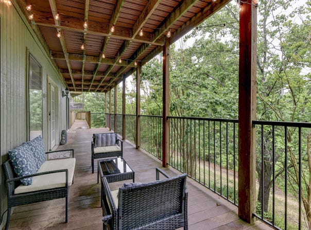366 Notch Lane, Branson West, MO 65737