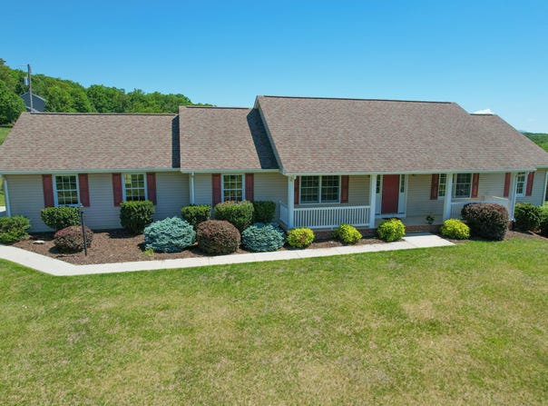 348 Short Hill Dr, Buchanan, VA 24066