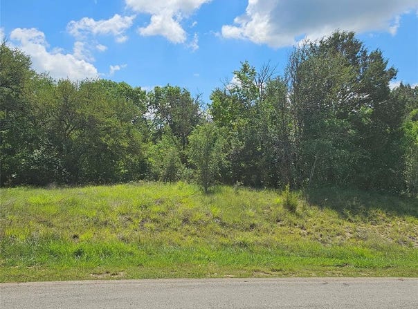 8413 Retreat Boulevard, Cleburne, TX 76033