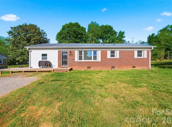 1745 26th Street NE, Hickory, NC 28601