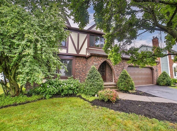 212 Robin Road, Amherst, NY 14228