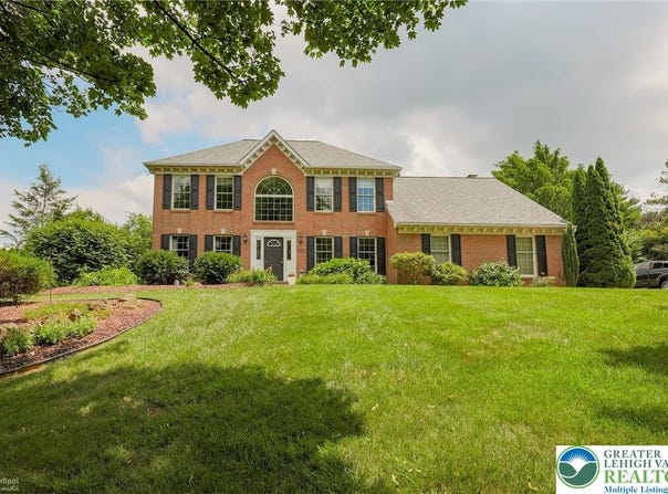 4484 Woodlawn Drive, Lower Macungie Twp, PA 18049