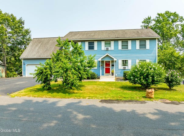 44 Western Avenue, Ravena, NY 12143