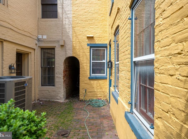 108 E VINE STREET, LANCASTER, PA 17602