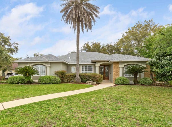 1166 Grand Pointe Dr, Gulf Breeze, FL 32563
