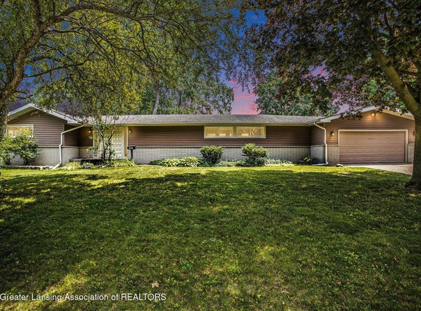 807 Riverside Drive, Portland, MI 48875
