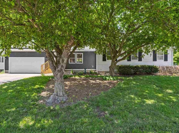 807 S 8th Ave, Washington, IA 52353
